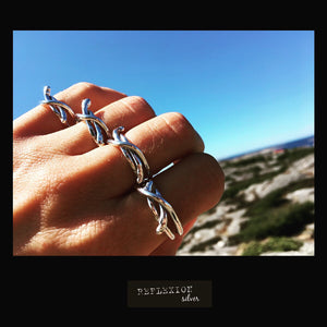 Clove hitch as ring in silver
