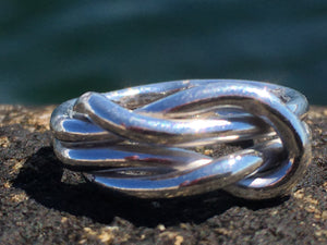 Råbandsknop som ring i silver